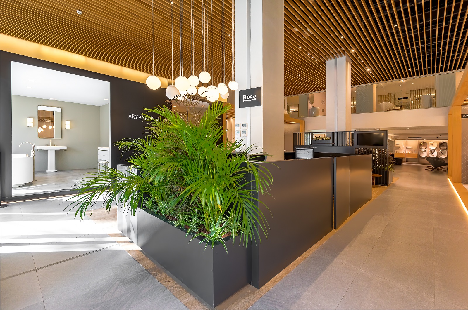 <p>A Roca abriu o seu próprio showroom em Casablanca em Junho de 2006. Atendimento personalizado num ambiente confortável e descontraído.</p>4