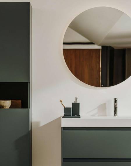 bathrooms with style: Ona Unik base unit and Roca mirror 