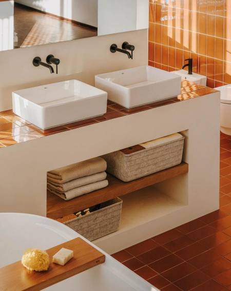 Escolha soluções sustentáveis para a sua casa de banho como materiais ecológicos e duradouros