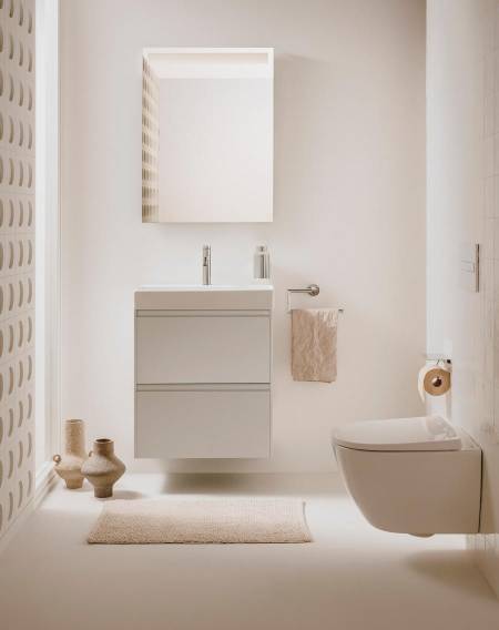 As sanitas suspensas dão um toque de modernidade à sua casa de banho